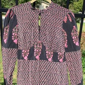 A Pea in the Pod Maternity Top  Small